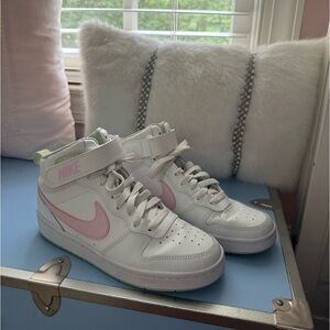 Nike Youth High tops pink and green size 5.5
